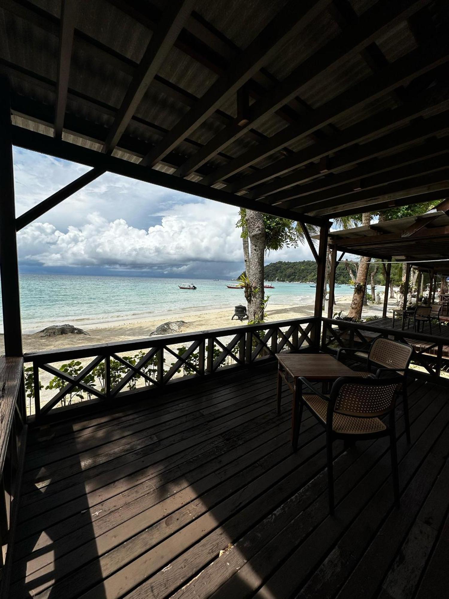 Beach Resort - Arwana Perhentian X Bluestar Kampung Kuala Besut Exterior photo