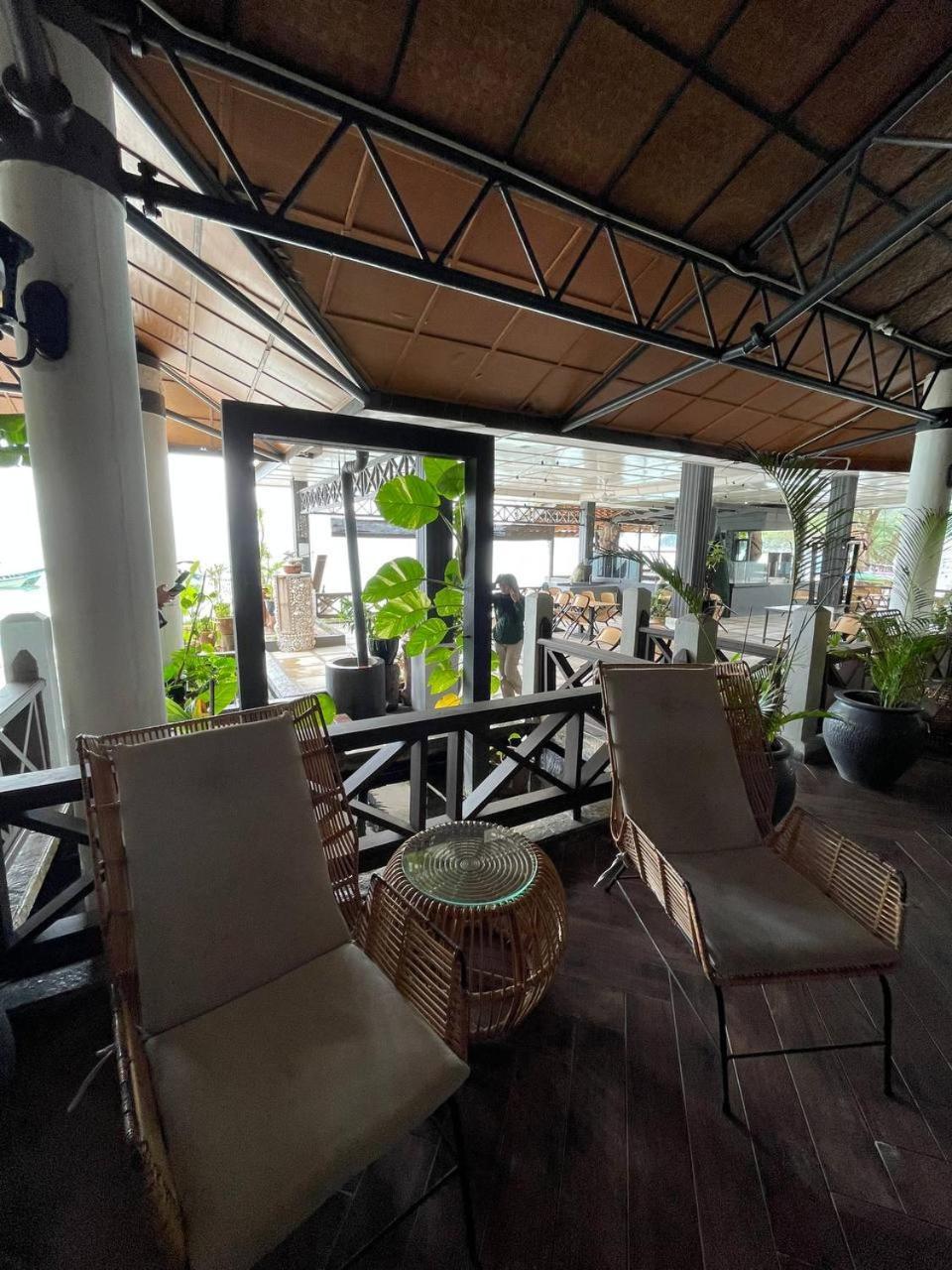 Beach Resort - Arwana Perhentian X Bluestar Kampung Kuala Besut Exterior photo