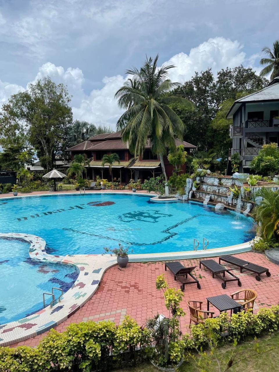 Beach Resort - Arwana Perhentian X Bluestar Kampung Kuala Besut Exterior photo